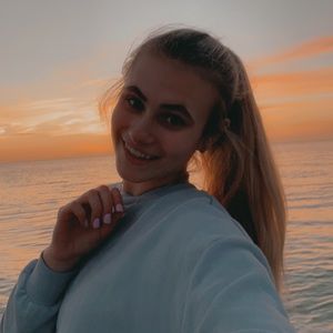 Meet your Posher, Alayna